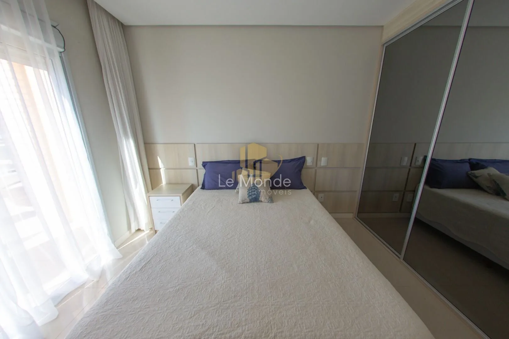 Apartamento amueblado con 4 dormitorios y 382 m² — photo 8
