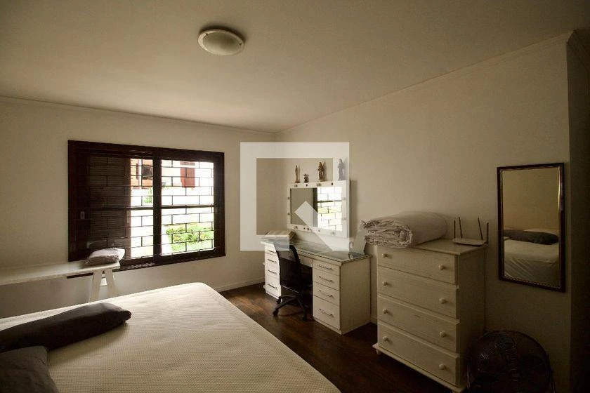 5-bedroom house with a home office — photo 12