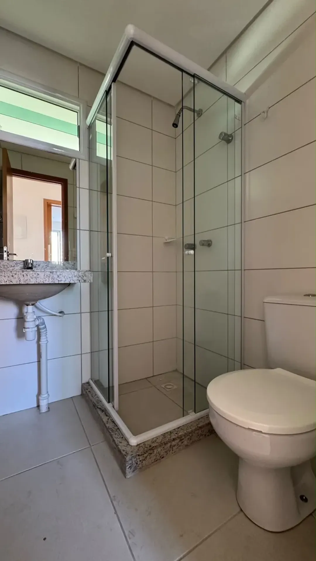 Bathtub in a 3-bedroom apartment, 87 m² — photo 44
