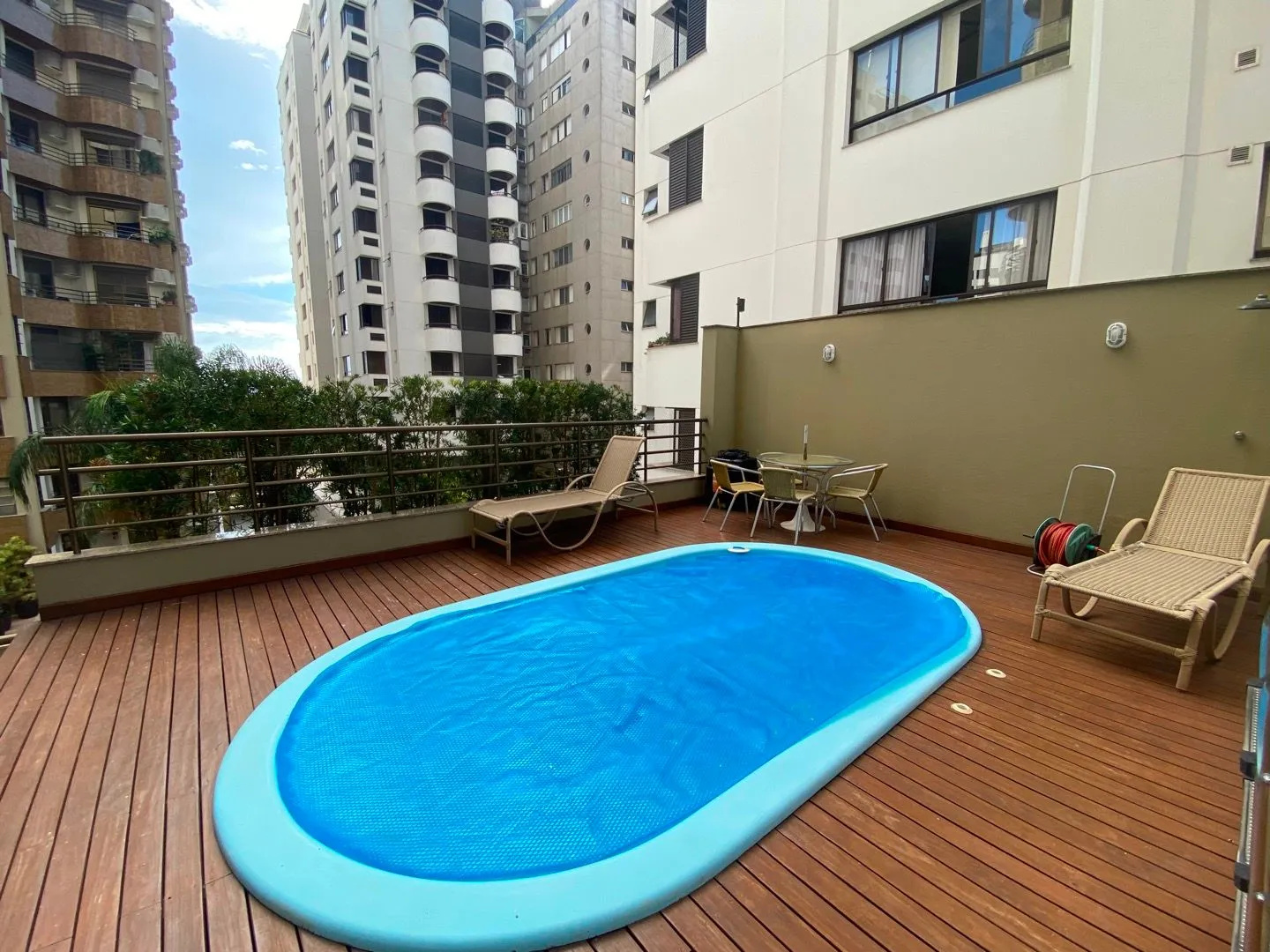 Балкон з грилем та 3 спальні: квартира 397 м² — photo 23