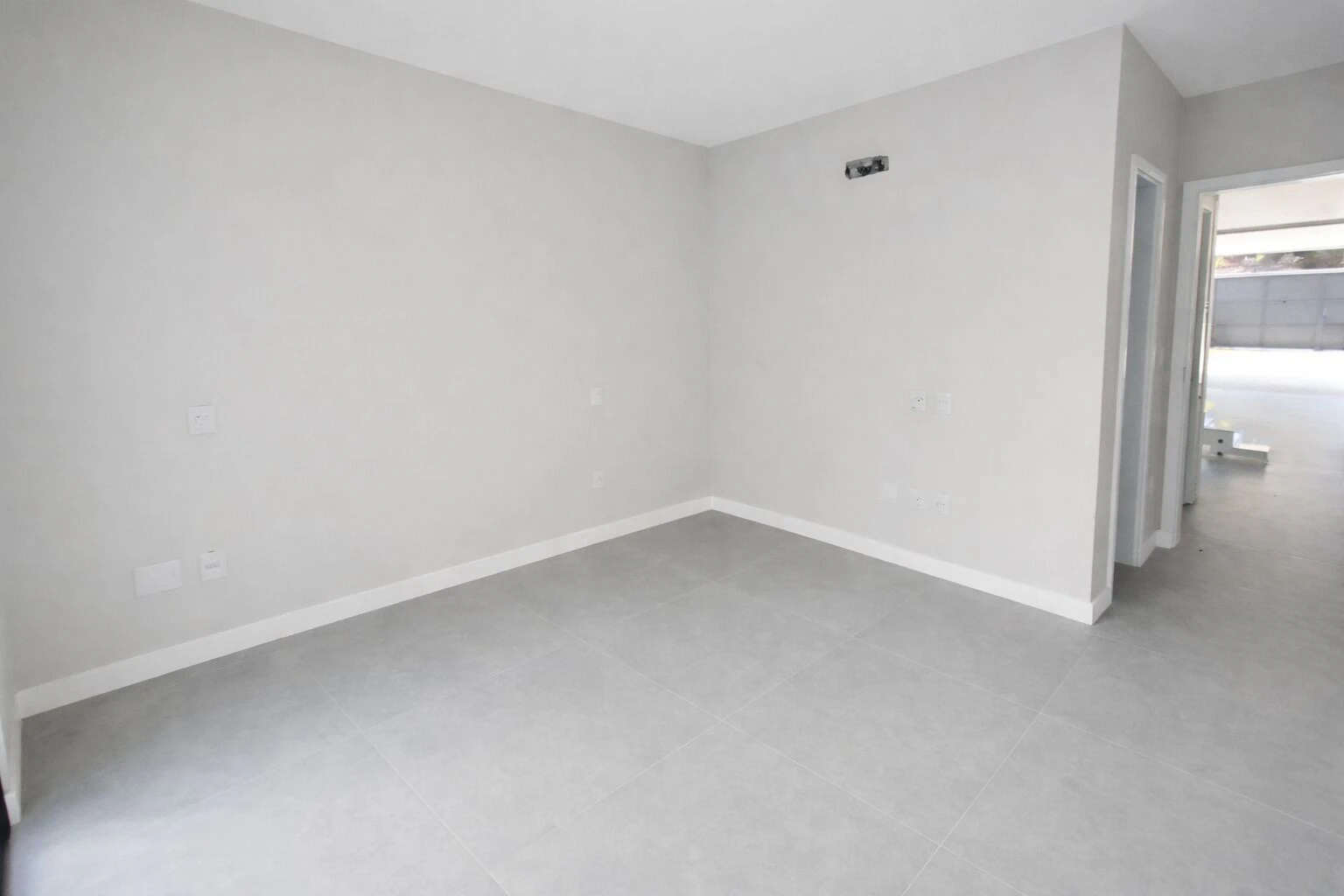 Unfurnished house with 4 en-suite bedrooms and 6 baths — photo 15