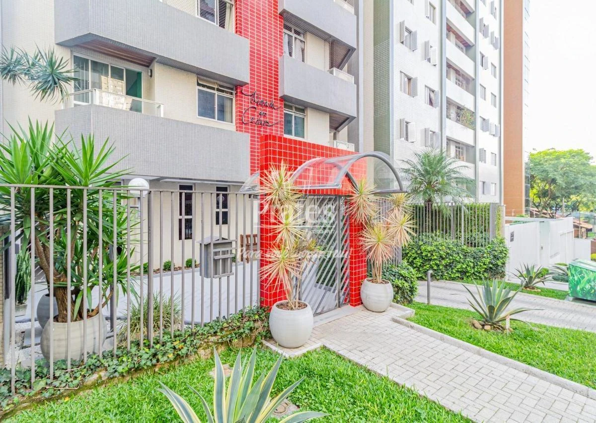 3-bedroom apartment with a glass-enclosed balcony — photo 22