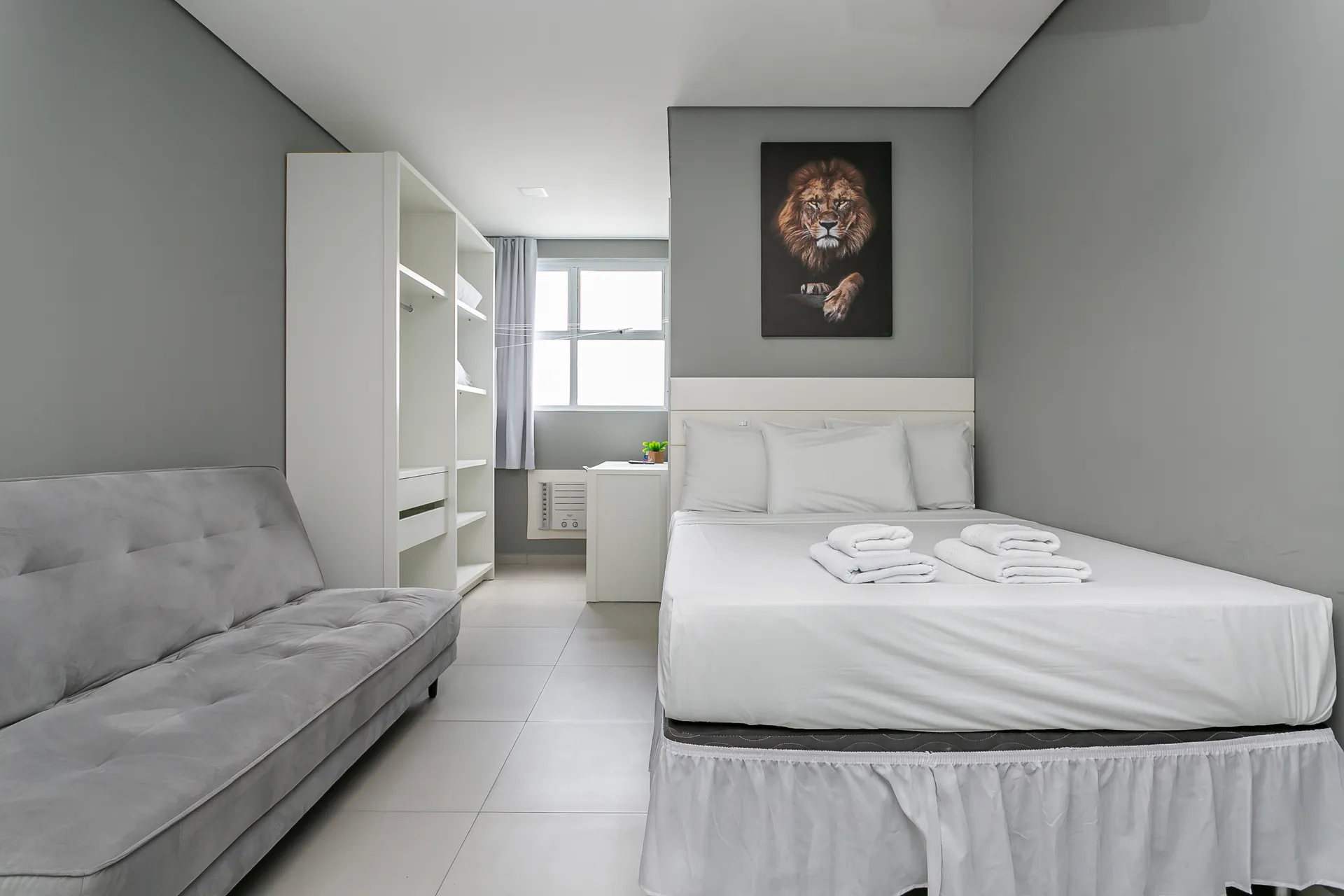 35 m² studio with elevator and shared laundry — photo 3