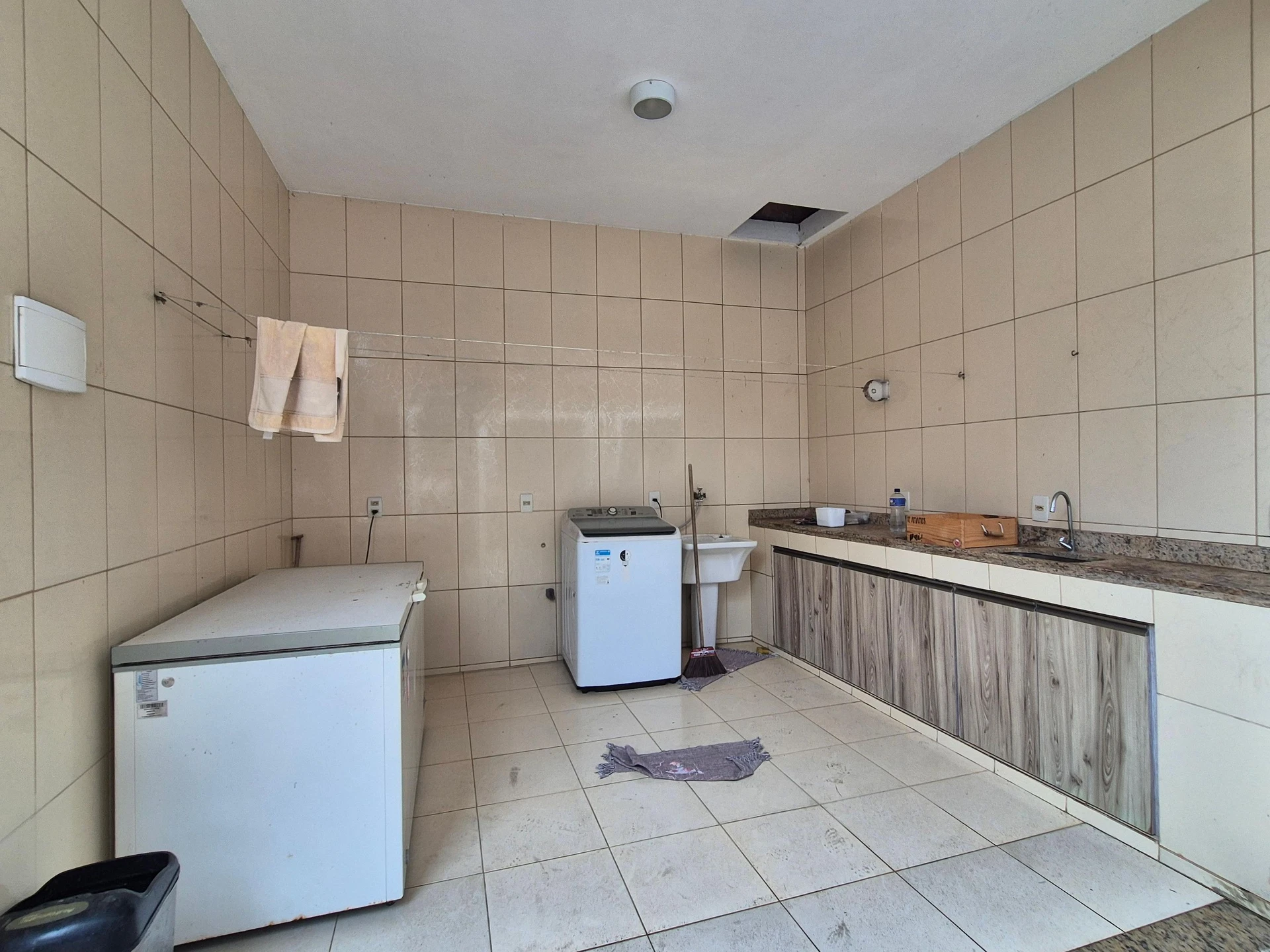 Jacuzzi in a 3-bedroom house, 400 m² — photo 29