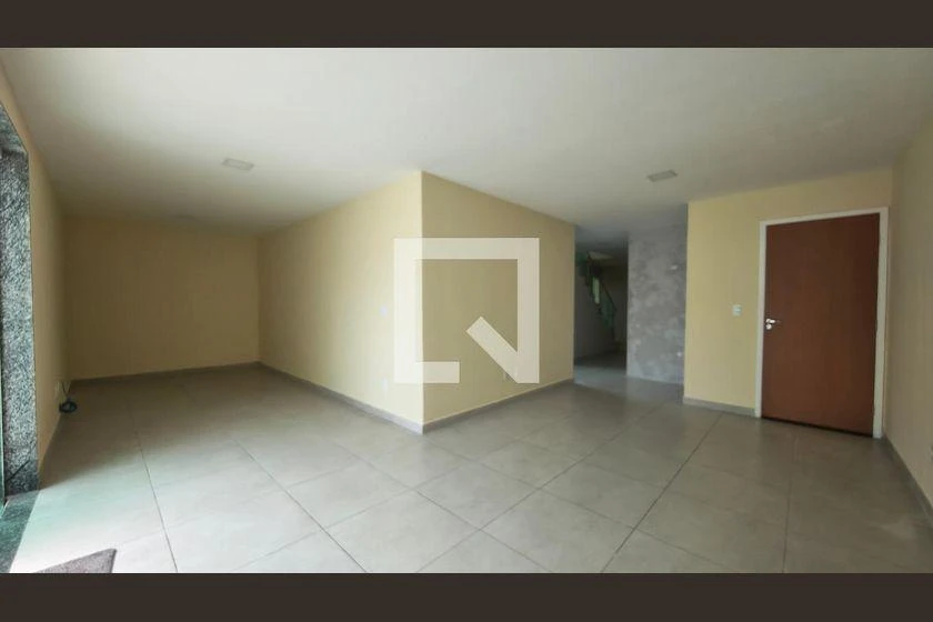 Balcony with a grill in a 3-bedroom apartment, 311 m² — photo 14