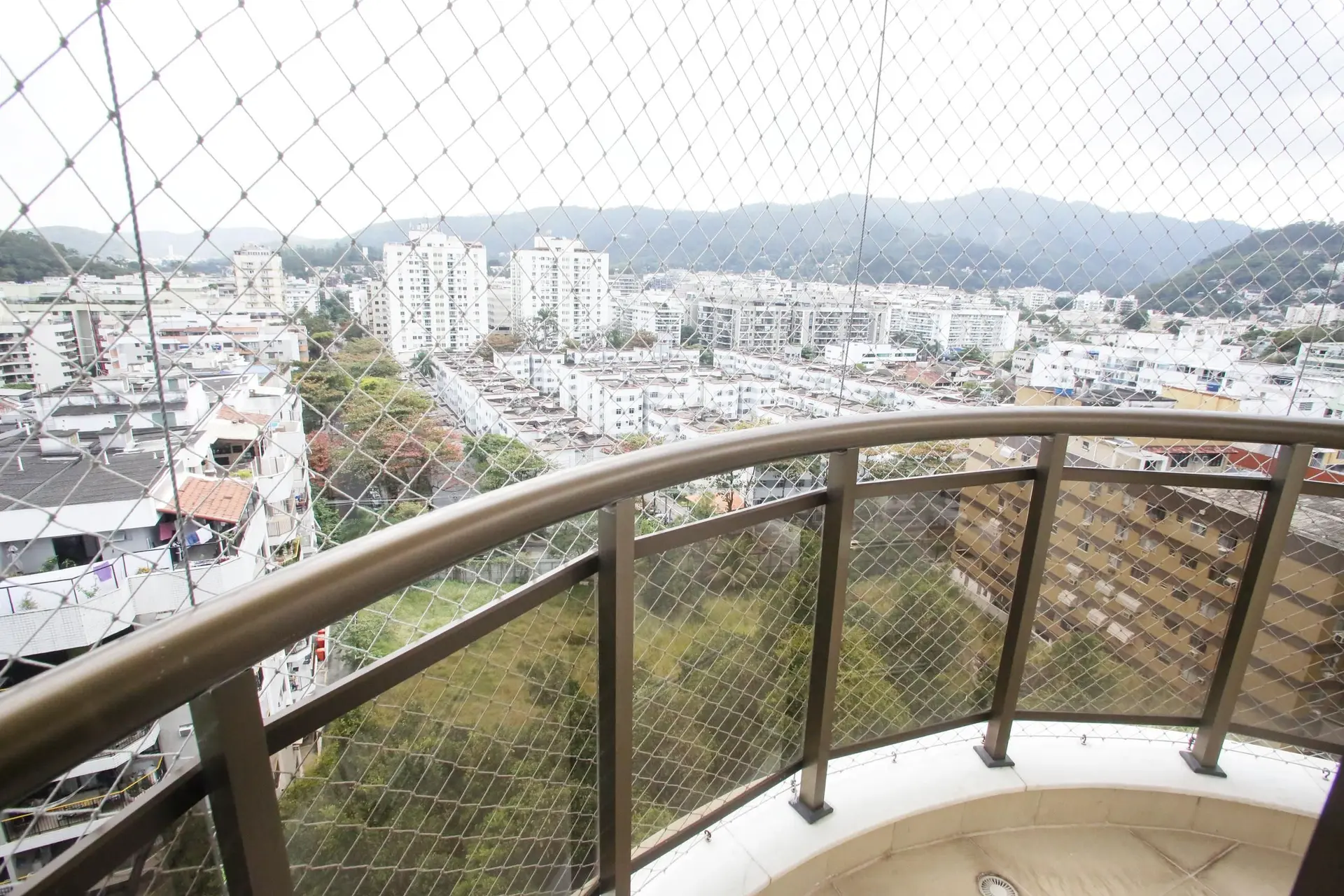 Apartamento mobiliado com 4 quartos e varanda — photo 16