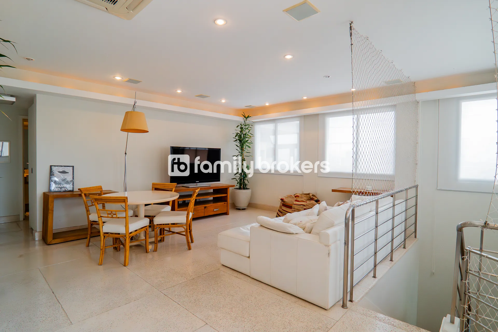 Furnished apartment with 4 bedrooms and a gas kitchen — photo 23