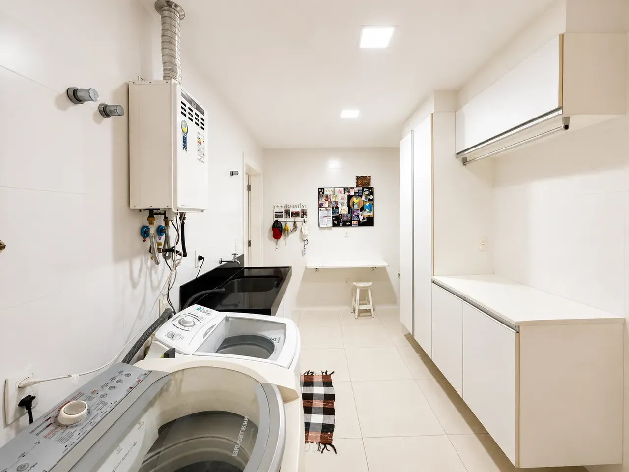 Furnished house with 4 bedrooms and 4 bathrooms — photo 36