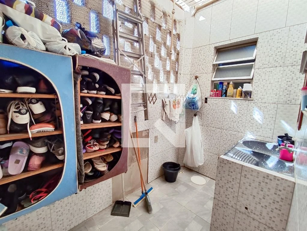 Дом 120 м² с застеклённым балконом и панорамными окнами — photo 36