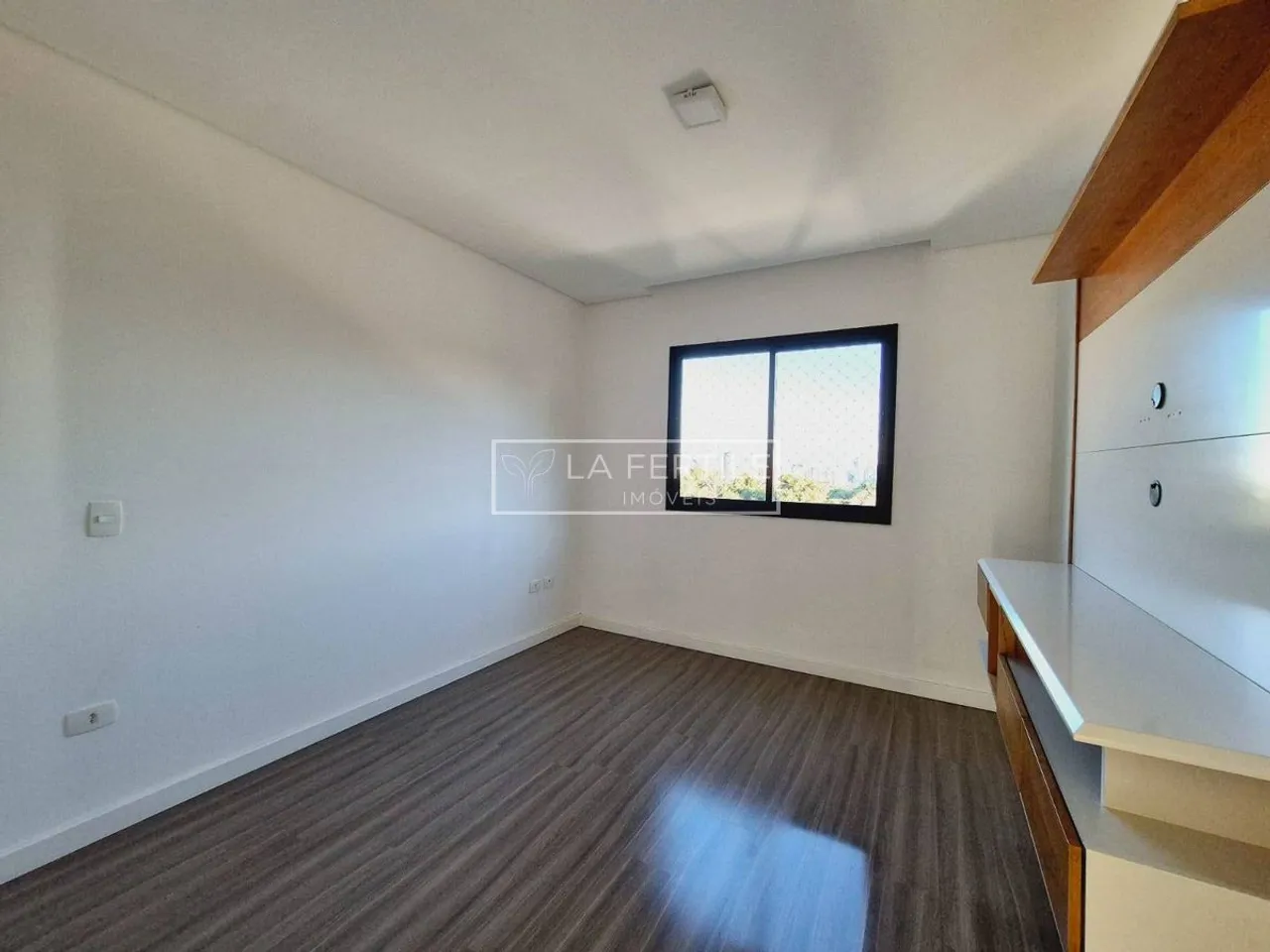 115 m² apartment with 2 bedrooms and an open-plan kitchen — photo 8