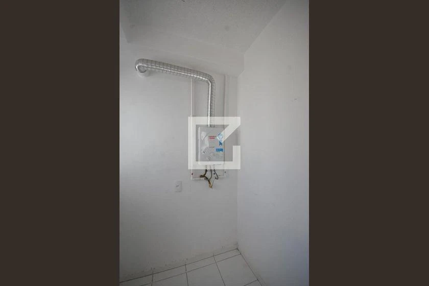 Apartamento de 40 m² com 2 quartos e 1 banheiro — photo 2