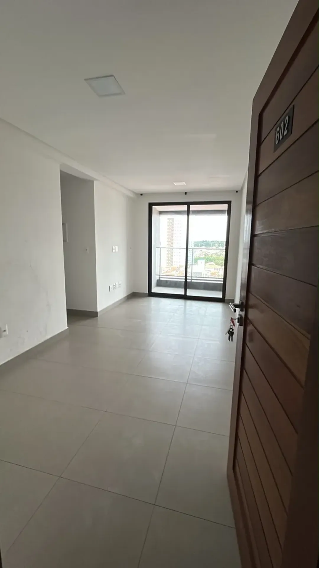 Апартаменти з 2 спальнями, власною ванною та балконом, 70 м²