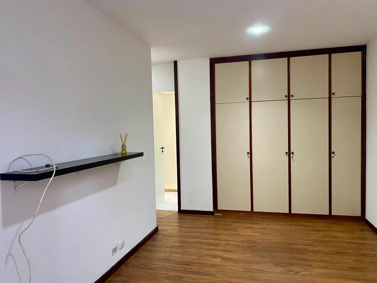 3-bedroom apartment with a balcony and 2 parking spaces — photo 3