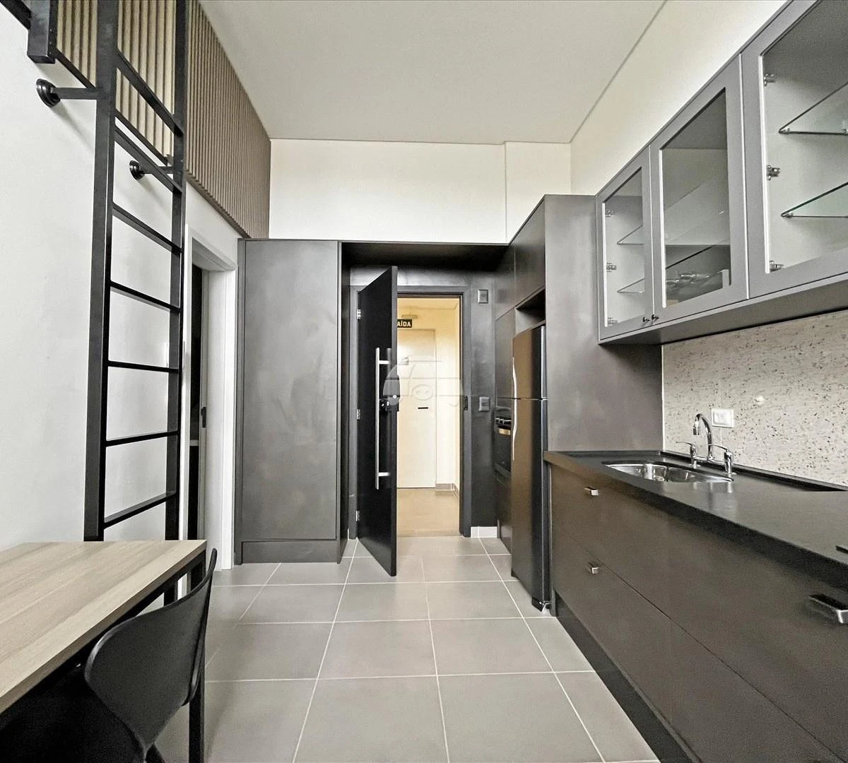 Furnished apartment, 31 m², with floor-to-ceiling windows — photo 18