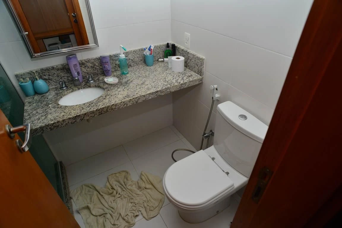 Furnished apartment, 300 m², with a glass-enclosed balcony — photo 33
