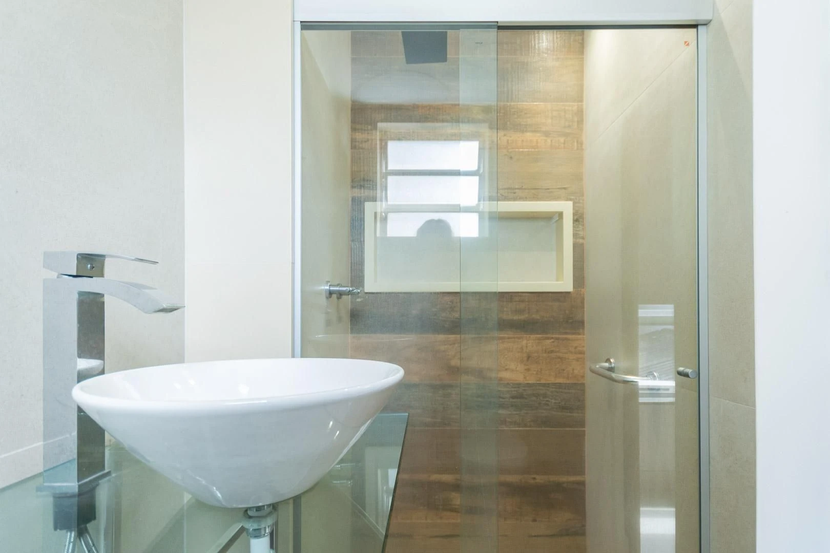 Робоче місце та 2 спальні: квартира 61 м² — photo 31