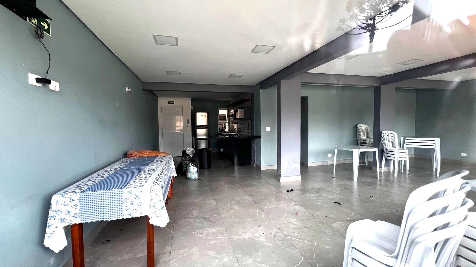 3-bedroom apartment with wood or laminate floors in Curitiba — photo 15