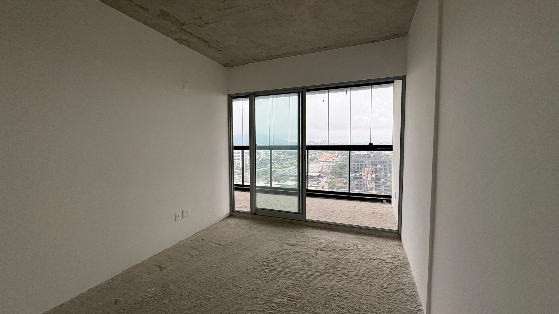 2-bedroom apartment with a mountain view in Rio de Janeiro — photo 24
