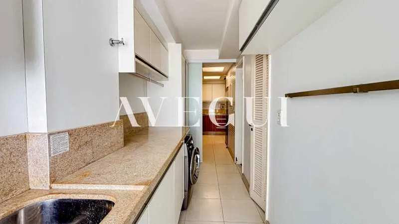 2-bedroom apartment with glassed-in balcony and 4 parking — photo 26