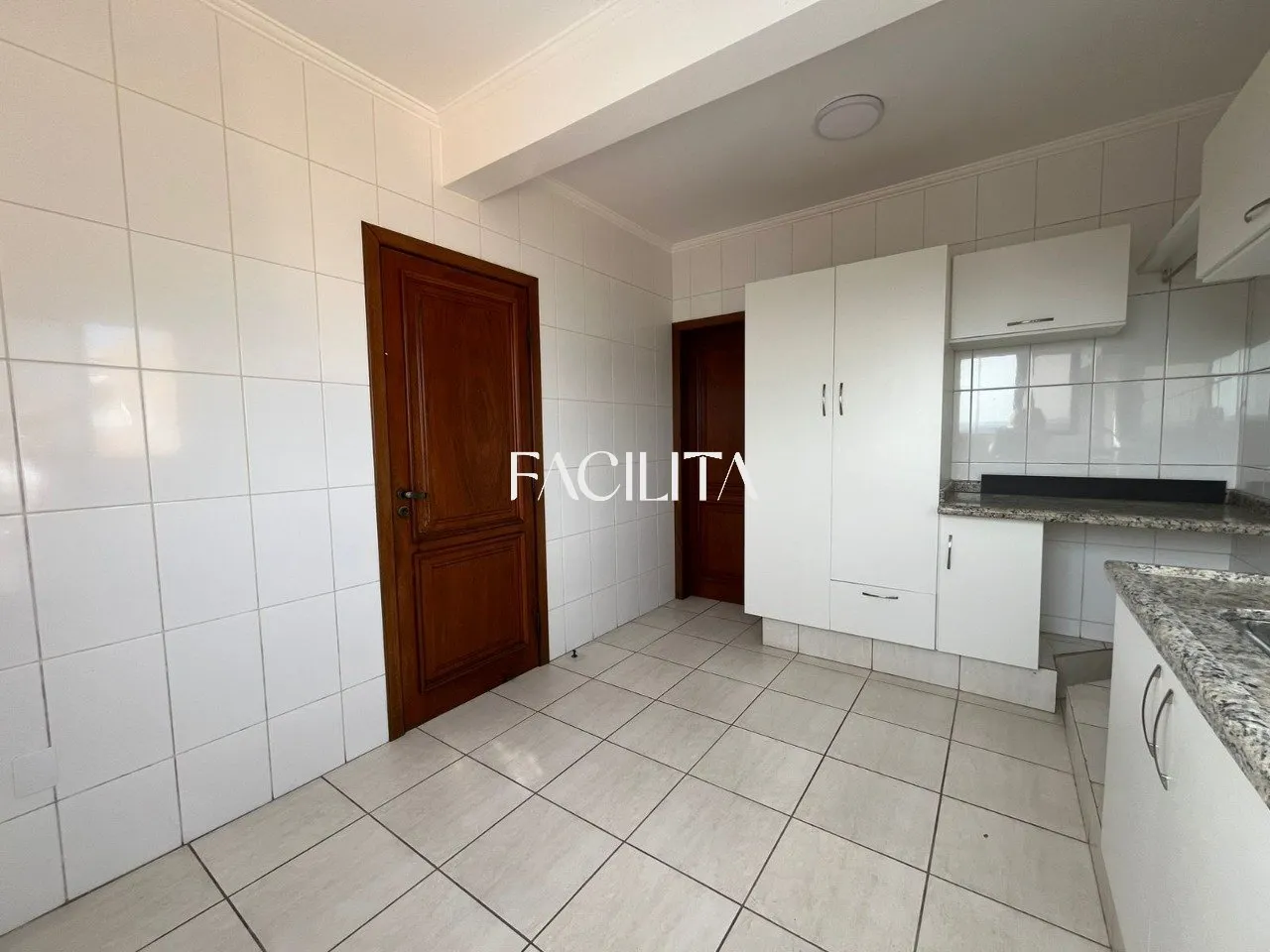 Furnished 456 m² house with 3 en-suite bedrooms and pool — photo 89