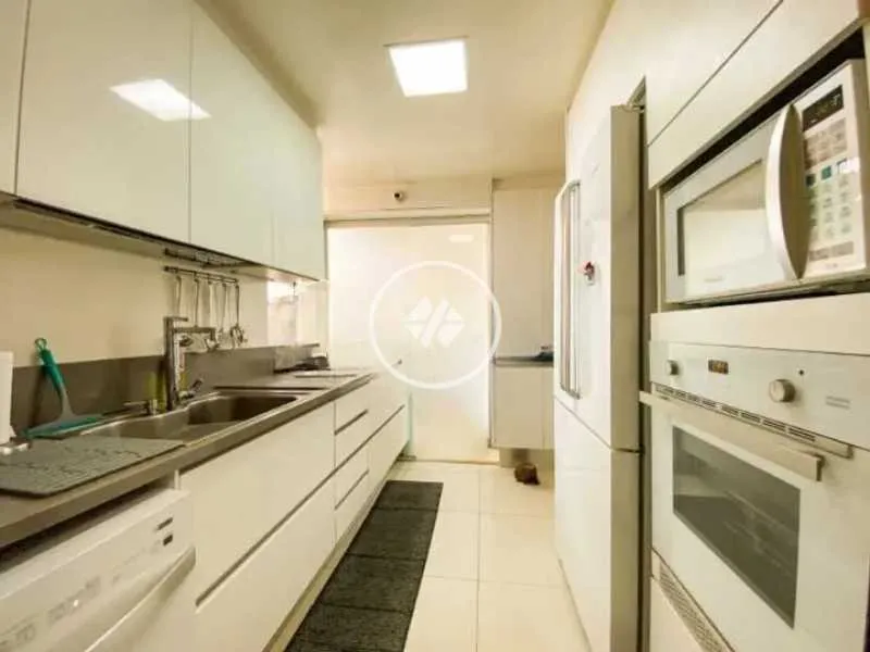 Furnished apartment with 3 bedrooms and 3 bathrooms — photo 11