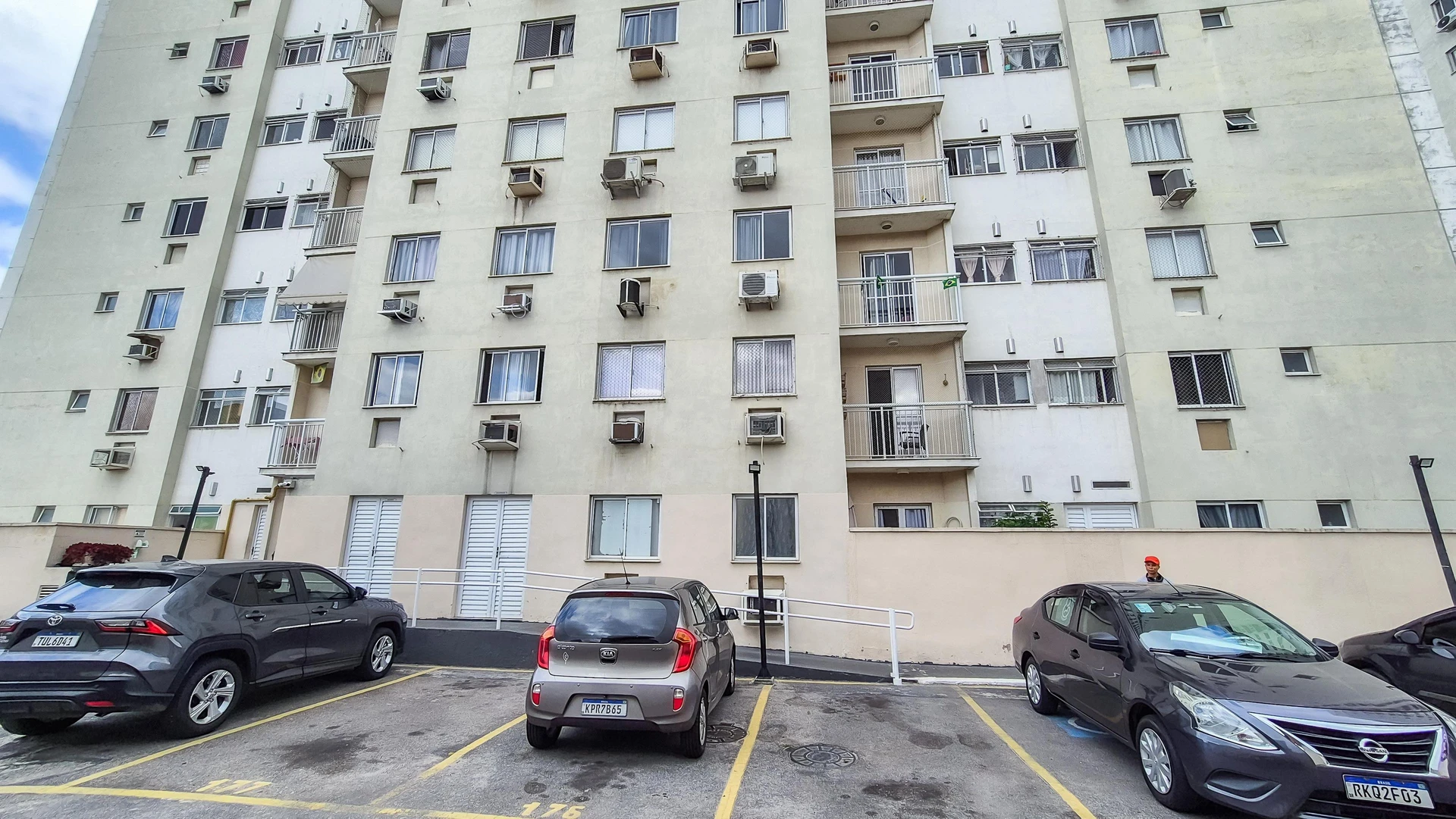 Mountain view in a 2-bedroom apartment, 48 m² — photo 15