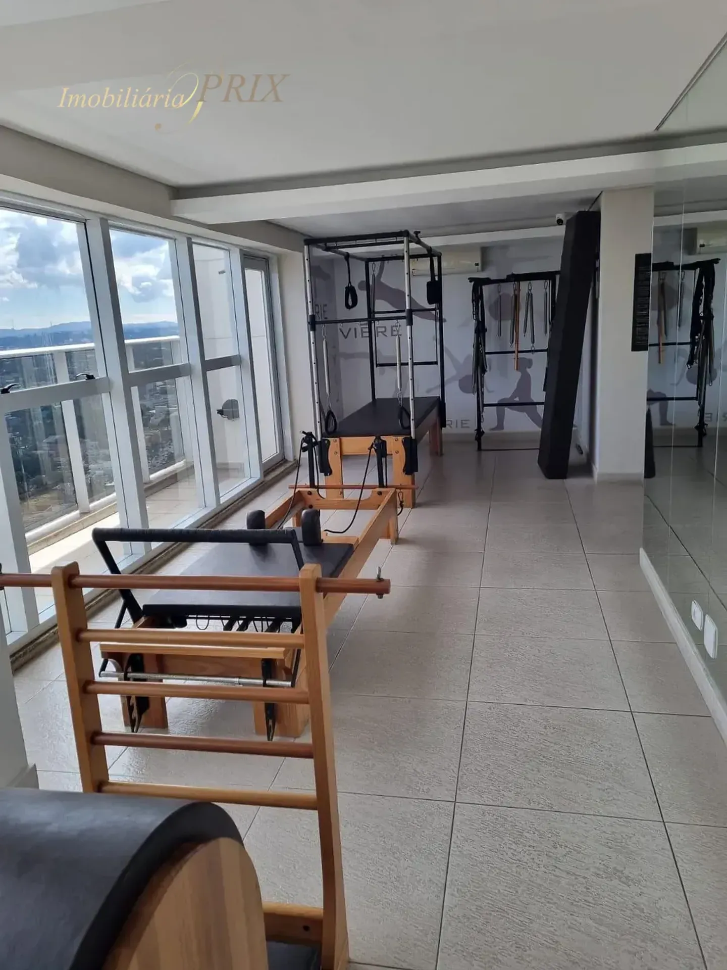 Furnished 1-bedroom apartment with an open kitchen — photo 20