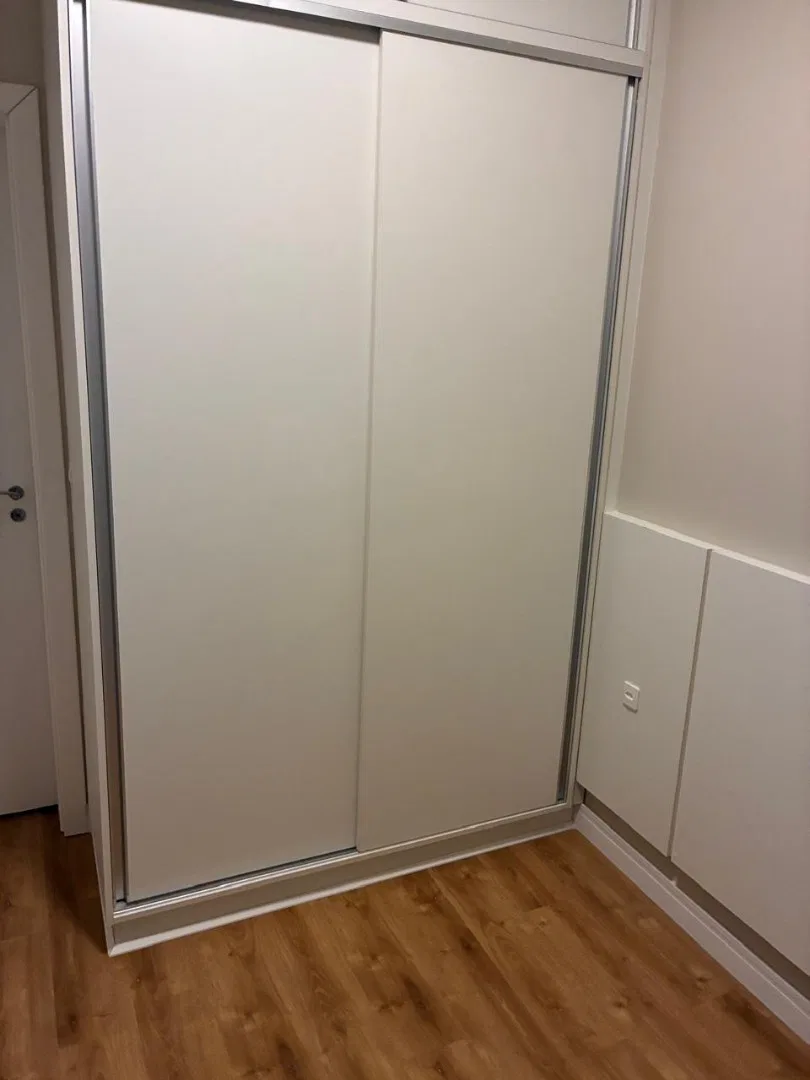 Departamento con piso de madera o laminado en Curitiba — photo 13