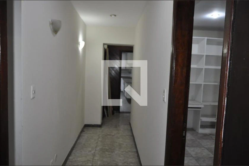 5-bedroom house with 450 m² and a private-use pool — photo 4