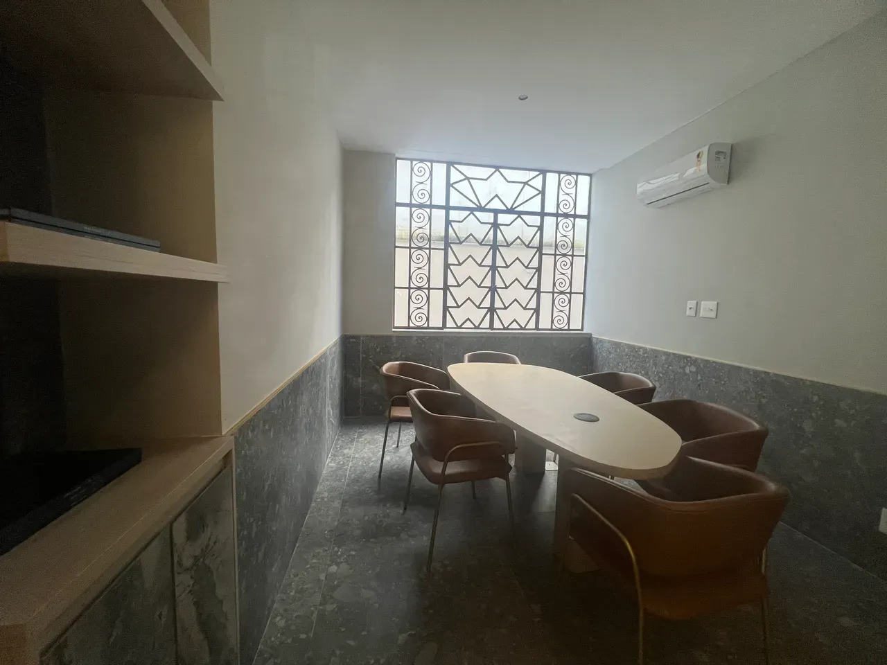 Furnished apartment, 68 m², with a grill on the balcony — photo 25