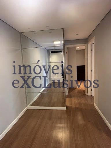 Wood or laminate floors in a 2-bedroom apartment, 48 m² — photo 8