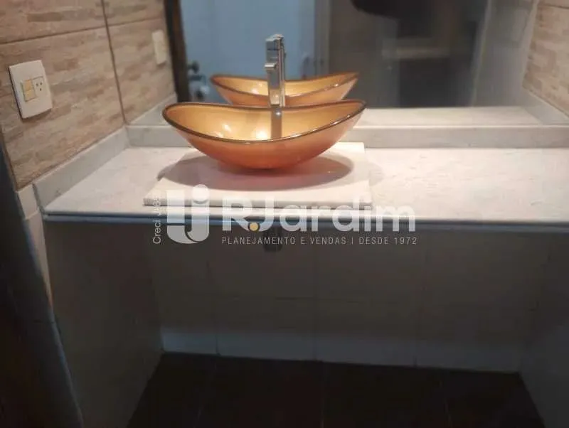 Unfurnished apartment with 4 bedrooms and 3 bathrooms — photo 20