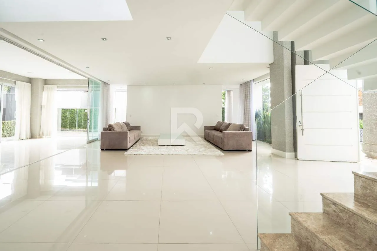 Furnished house with 4 en-suite rooms and 709 m² — photo 8