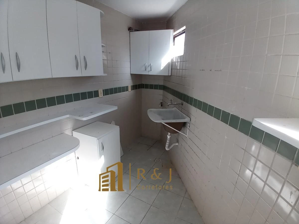 Rental apartment with 3 bedrooms and a balcony — photo 10