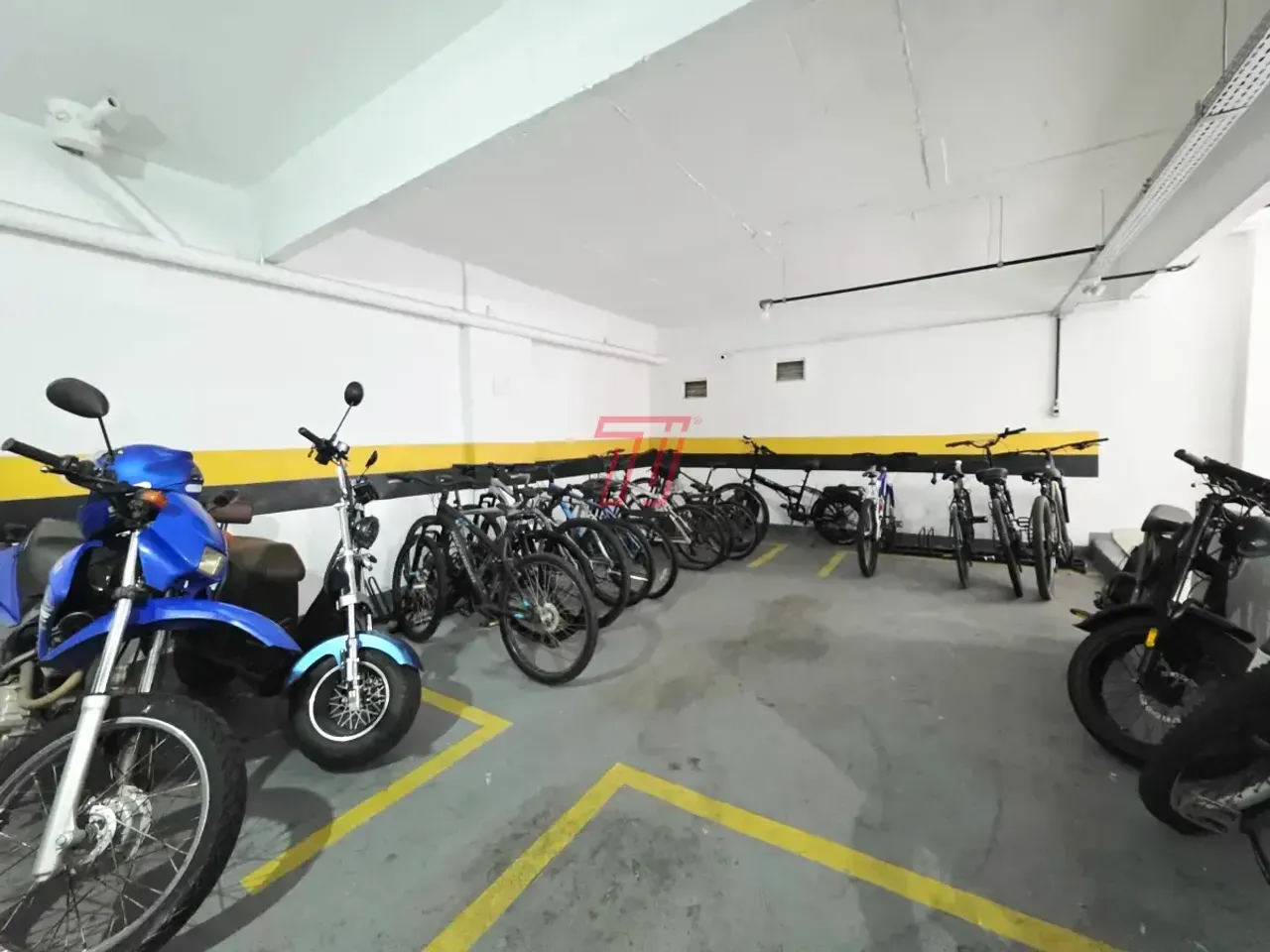 Apartamento sem mobília com 1 quarto e varanda — photo 16