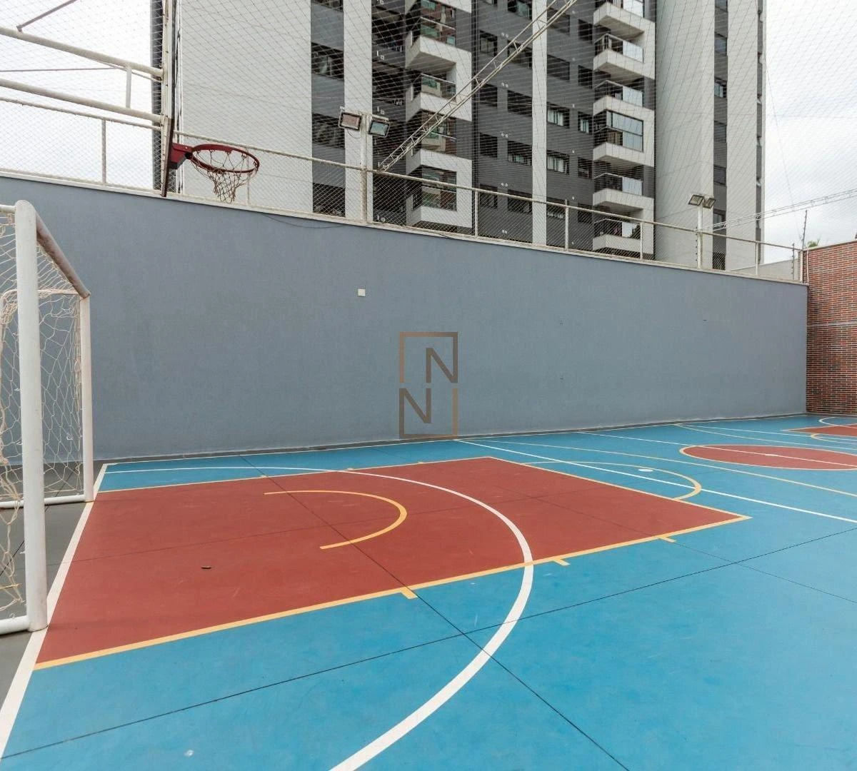 Furnished 2-bedroom apartment with 87 m² and parking — photo 18