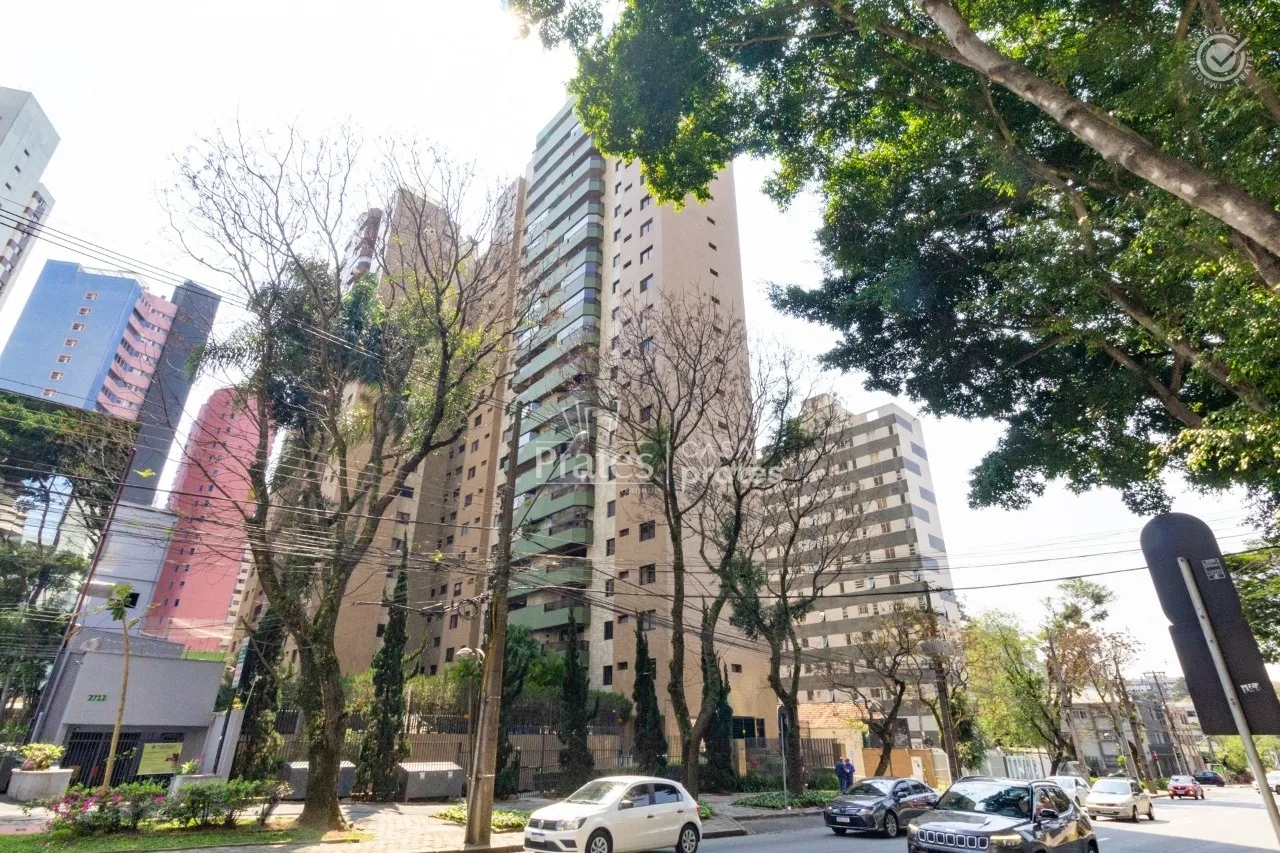 3-bedroom apartment with a glassed-in balcony — photo 16