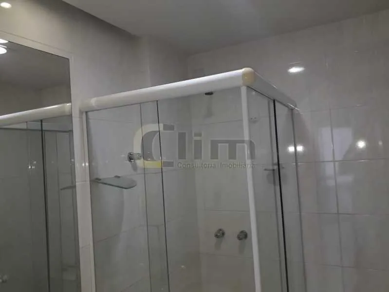 3-bedroom apartment in a building with a pool — photo 16