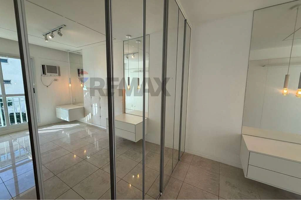 Apartamento reformado de 98 m² com varanda fechada — photo 25