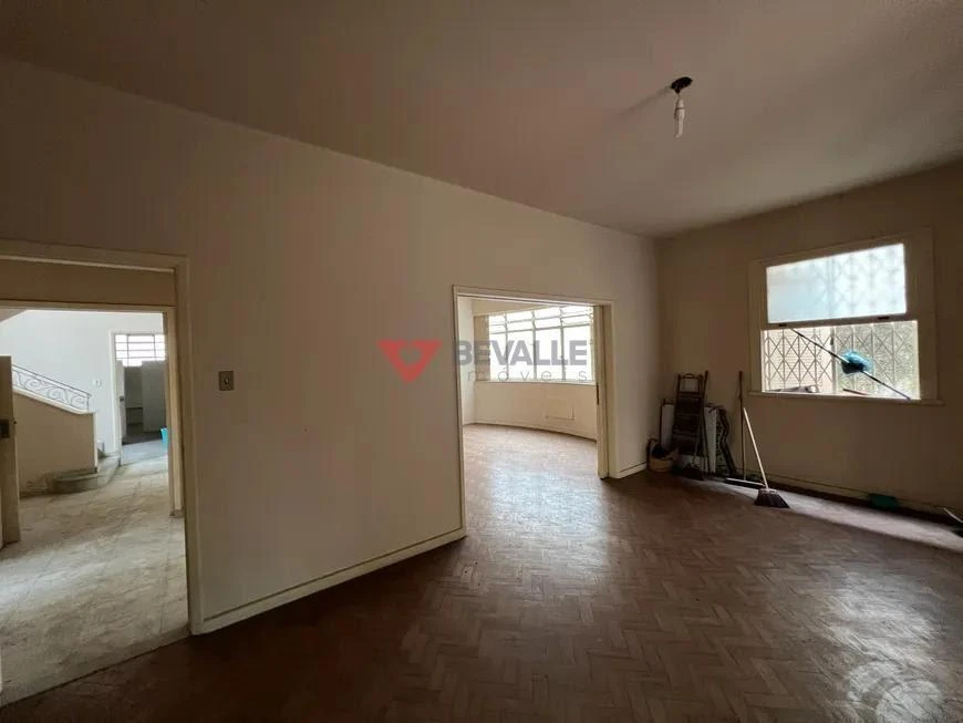Casa com 350 m², 7 quartos e 4 vagas de garagem — photo 3