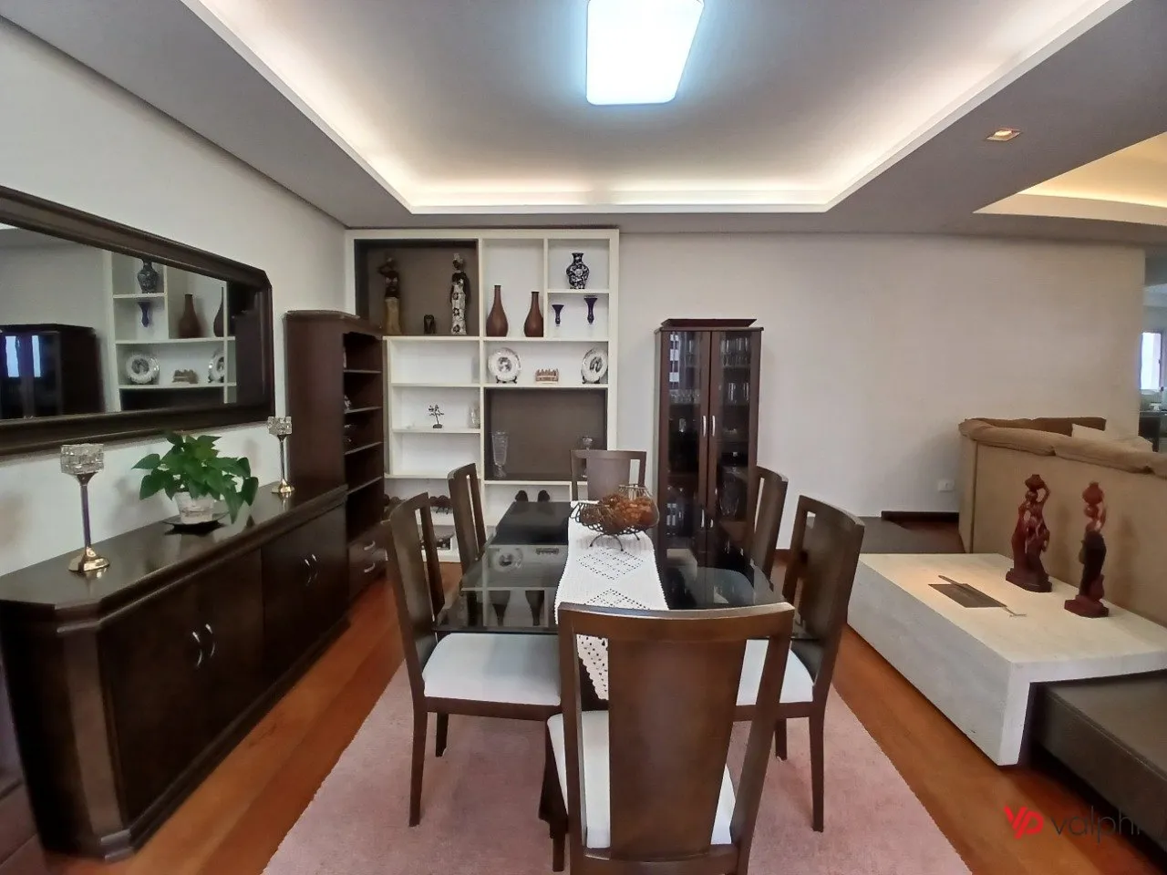 4-bedroom apartment with a walk-in closet in Curitiba — photo 13