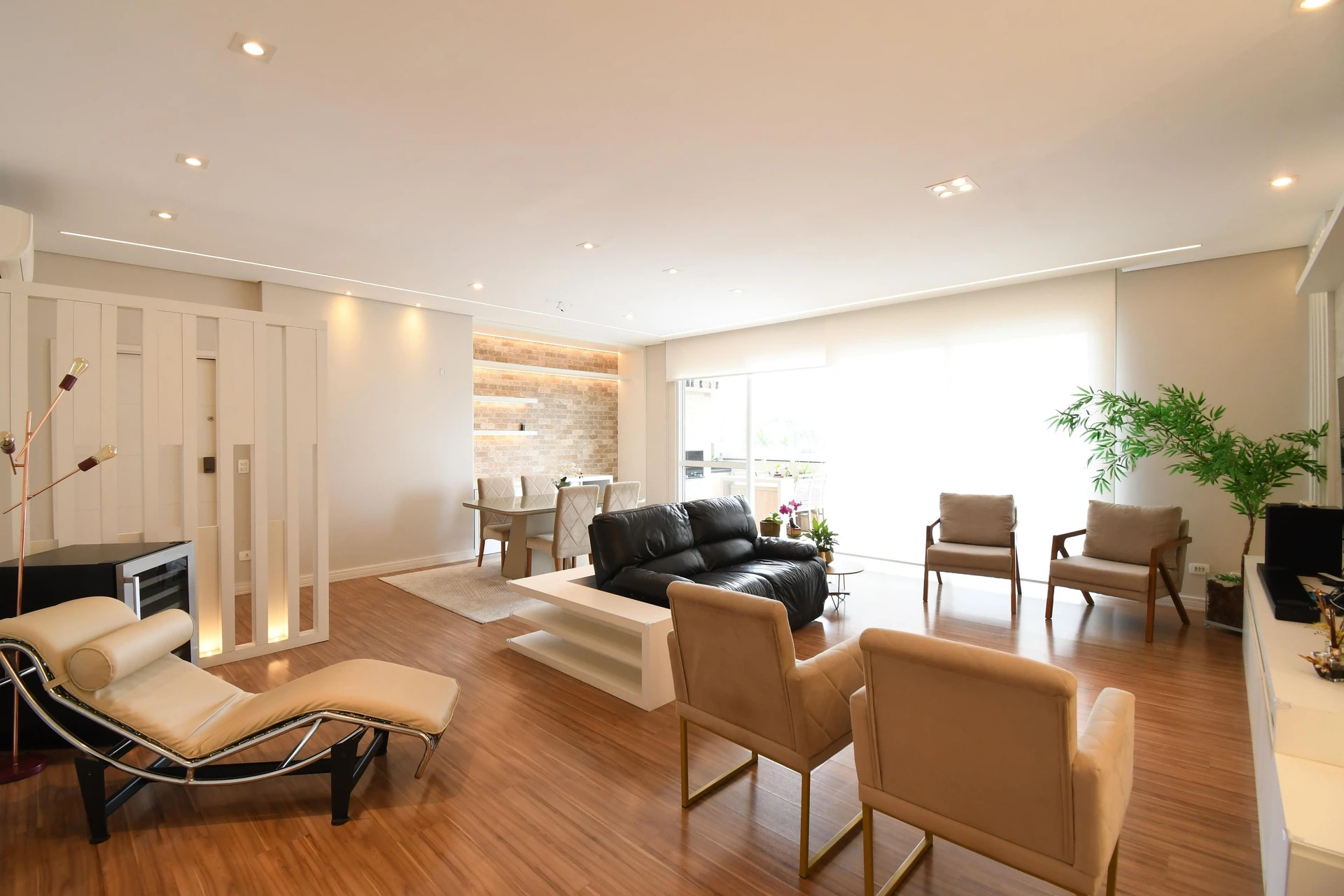 4-bedroom apartment with a dishwasher in Curitiba — photo 31