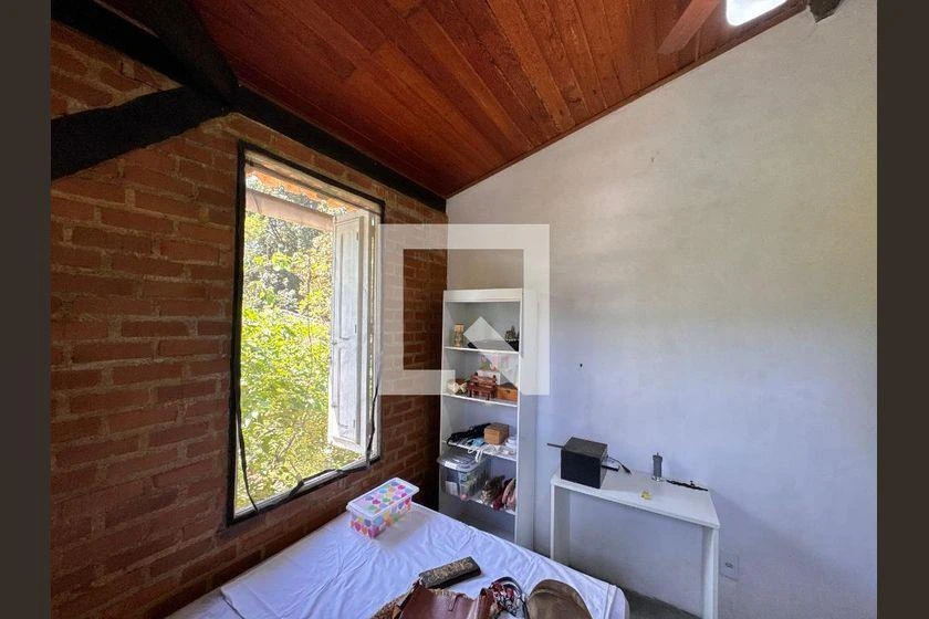 Casa de 4 dormitorios y 3 baños, 490 m² en total — photo 34