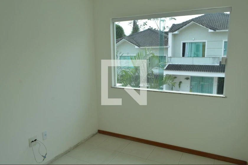 188 m² house with 4 en-suite bedrooms and 3 parking spots — photo 49