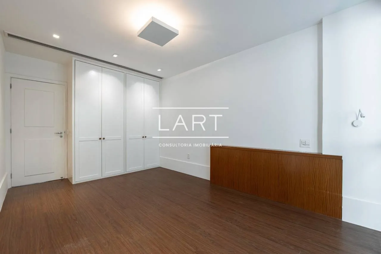Apartamento de 3 dormitórios com home office e 310 m² — photo 13