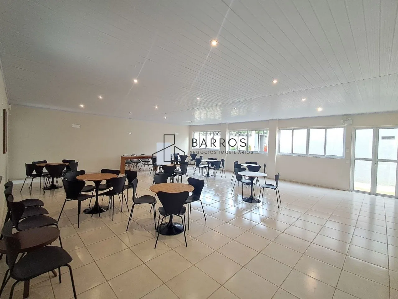 2-bedroom apartment in a building with a coworking space — photo 16