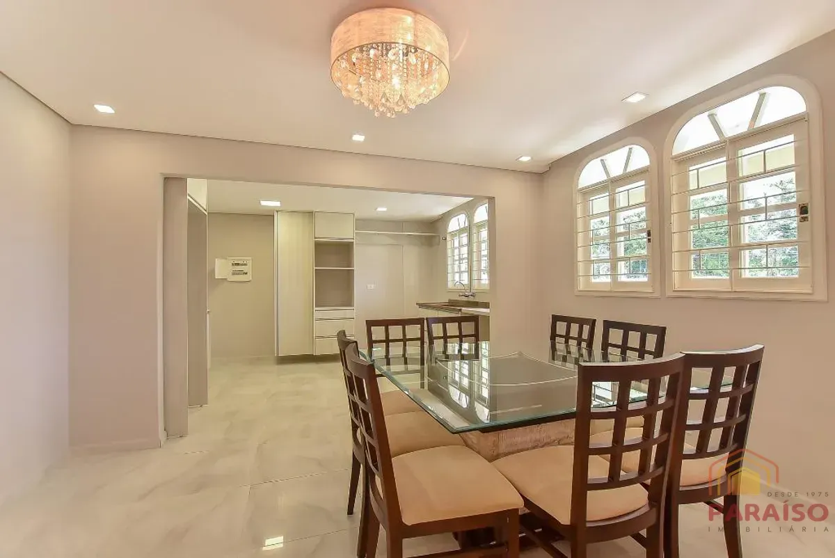 689 m² house with 5 bedrooms and 7 bathrooms — photo 25