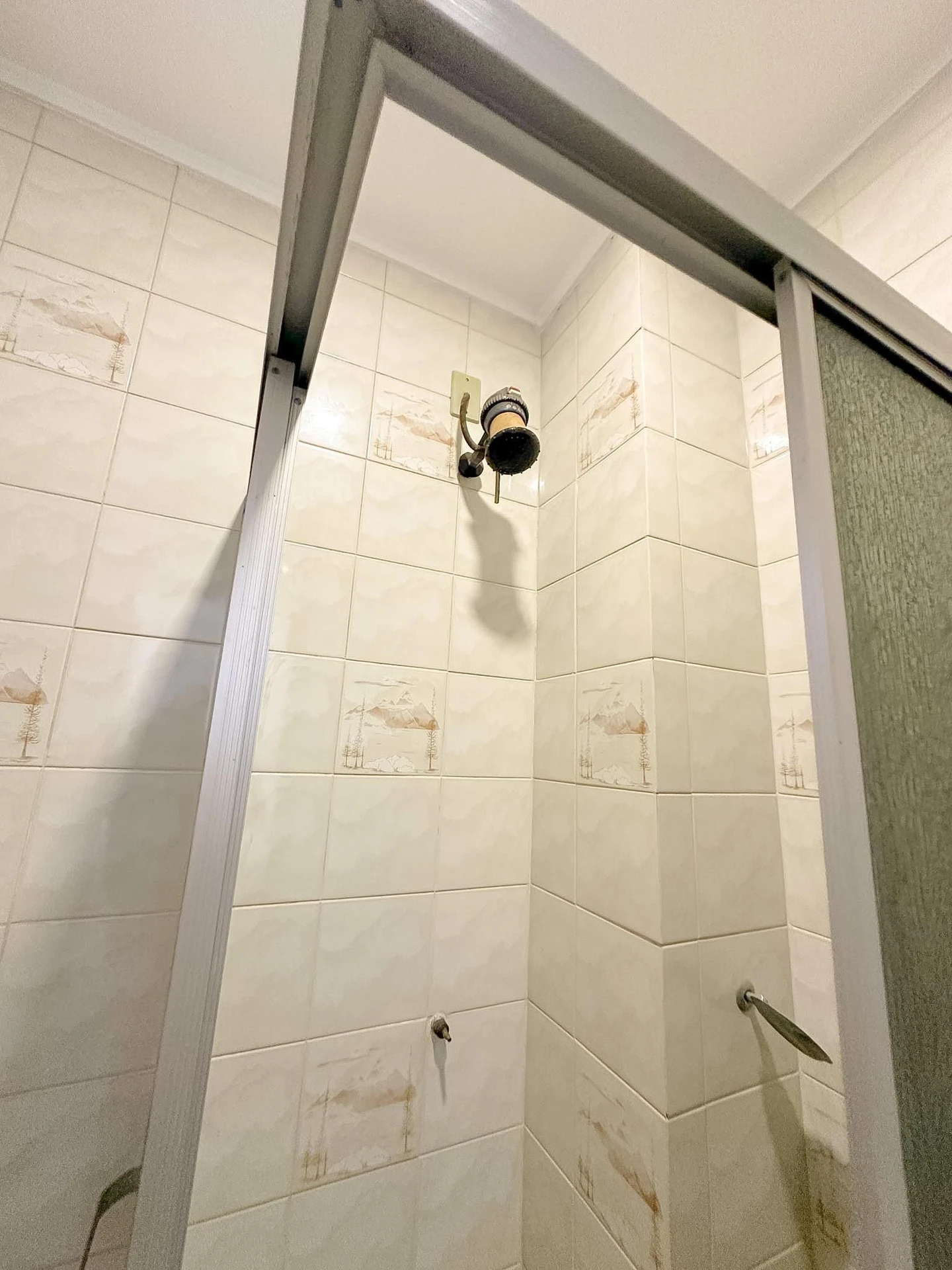 Furnished house, 250 m², with a bathtub — photo 78