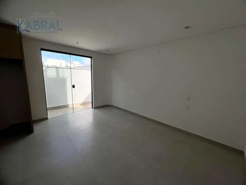 30 m² studio with balcony sink and built-in grill — photo 19