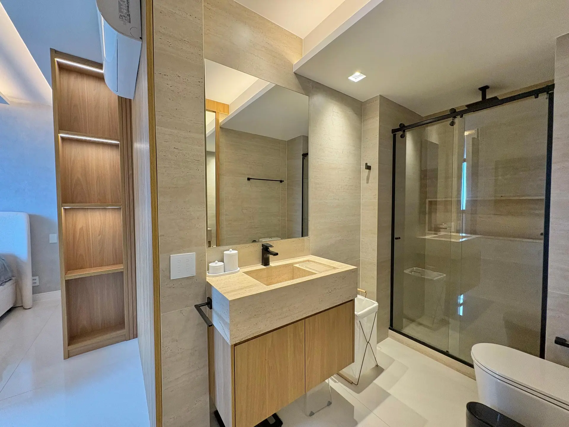 Furnished apartment, 75 m², with floor-to-ceiling windows — photo 10